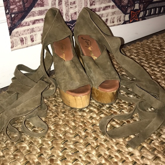 Free People suede tie up clogs/platforms - Picture 1 of 4